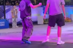 水平相当阔以！王鹤棣录制节目，展现自己的球技！