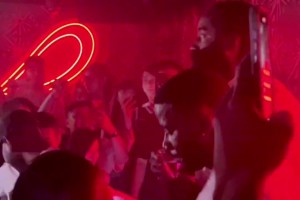 哈登告诫马克西把钱存银行 自己却天天在夜店