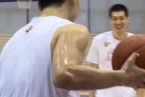 以后接班杜锋？任骏飞给队内内线训练脚步，王少杰看着很开心啊