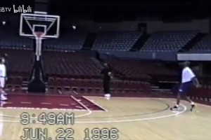 高中刚刚毕业！1996年科比选秀前在快船队试训录像！