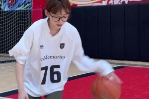 你以为只是个直播间卖篮球的妹子，没想到这么会打！