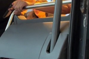 有球迷在香港大巴上看到杜锋 大喊“中国男篮牛x”