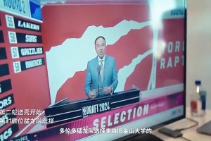 崔永熙看选秀直播时，紧张到战术喝水：这水怎么这么苦！