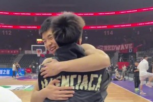 杨毅：小崔非常不容易 需要多多鼓励他 而不是去挑毛病