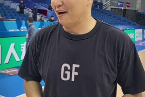 10天合同！李根：杨鸣对我说“缺人了 要不要签个短约打杯赛”