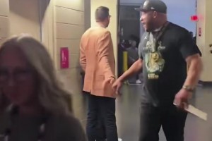 记者：你NBA杯赛还没输过 谦虚哈姆：不我们还有56场比赛！！