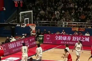 这球太漂亮了！不愧是勒布朗梦！