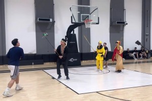 先让你笑没力哈！西游师徒四人一起打4v4~