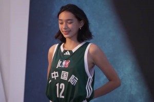 【上中国际】女篮靓丽来袭！用篮球谱写青春正当时~