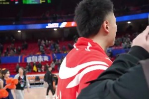 拿下生涯最高34分！李弘权赛后接受采访时激动得都哭了！