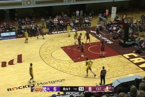 归乡之战！布朗尼17中6得15分7板6助3断，全面表现难阻球队失利