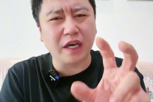 大史：现在的湖人和勇士完全不是一个级别的，雷迪克甚至在练阵容