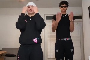 融入得还挺快！赵维伦这个舞蹈细胞也是杠杠的