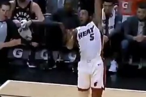 琼斯的灌篮有点乔丹的影子...