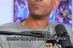 姚明在nba火箭队幽默风趣的谈吐，火箭队友对他的好评。