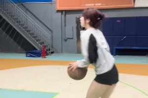 如果是这样的女生跟你单挑，你又该如何应对？