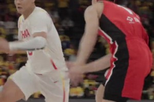 FIBA亚洲杯预选赛，让我们听听英文解说员说的是哪位中国球员？
