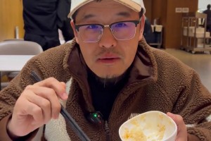 回应怒怼腾讯导演事件！杨毅vlog晒晚餐：五菜一饭29.7元