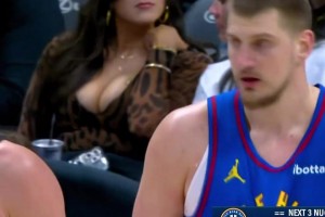 摄影师狂加鸡腿！约基奇身后这豹纹女球迷绝对全场最佳