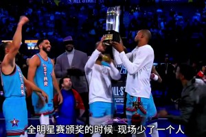 比起全明星庆祝赢球的欧文和杜兰特 最渴望总冠军的只有哈登！
