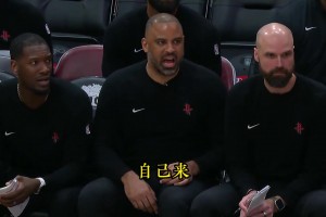 乌度卡够有激情的，执教全靠吼啊！