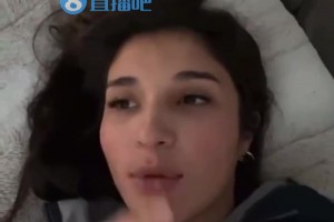 美女小姐姐曝光：我和爱德华兹是校友，当初曾帮他在代数考试作弊，不然他得考0分了