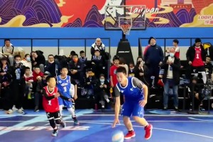 现在看仍感受到差距！4年前1米91的小孩哥在矮框说扣就扣！