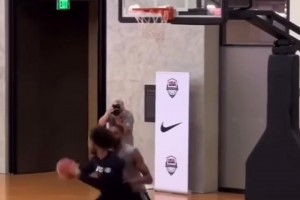 看完只会觉得大头太厉害了！美国队此前的队内单挑：布伦森vs大桥