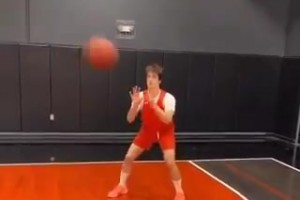 过去-->现在！NBA风格真的变化巨大啊，你更喜欢哪个？