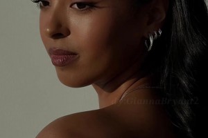 科比大女儿出席美国时尚信托基金奖项活动 古铜色的皮肤真漂亮~