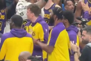 独行侠球迷全场高呼“LUKA”，老詹也不断示意球迷继续欢呼！