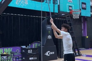 恐怖弹跳！39岁陈登星挑战摸高3米62！！