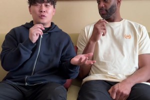 小伙子你真勇啊，在麦迪面前“那个，那个”的