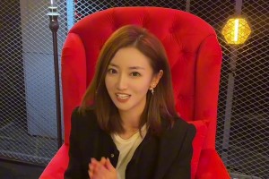 湖人女主播佳依高兴极了：西部第三！季后赛我们来啦！
