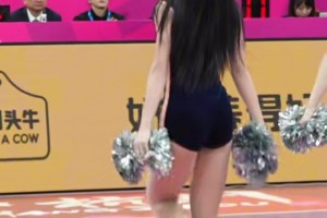 蕞红拉拉队：服装都是花里胡哨，腿长才是绝对优势