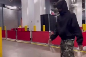 潮流也是NBA的顶端！SGA这出场造型真让人捉摸不透啊！