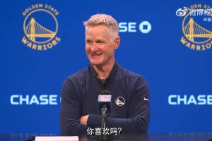 科尔谈巴特勒：把球给他 拉开空间就行 有他太棒了！