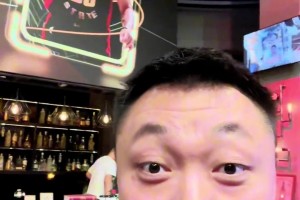 解说员周鹏：该来的还是来了 火勇大战！小七：耶 我们来了~