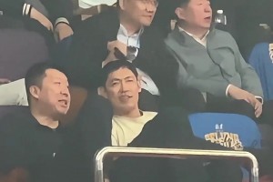 大佬云集！郭士强/王治郅/张庆鹏/王晗观战北京德比G2