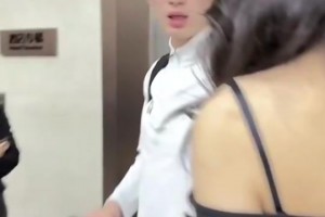 有丶好看！求拍照的小姐姐把于德豪给惊艳住了