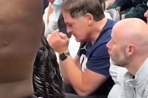 彻底改变独行侠命运！东契奇爆发击败独行侠时，库班看台懊恼摇头
