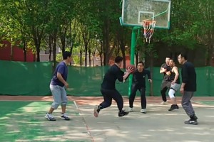好球？走步？野球局这种争议球数不胜数