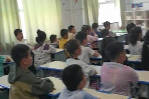 当90后NBA球迷当老师！集体让学生观看湖人vs森林狼季后