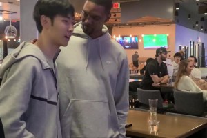 炸裂同框！中国NBA潜力股张博源保龄球场偶遇热火名宿波什