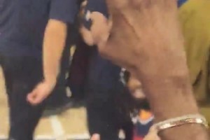 俺也是快船名宿！贝弗利带着老婆来到快船主场观战G3