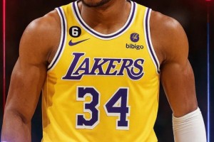 不敢想啊！字母哥刚被淘汰，湖人球迷就把字母穿湖人球衣的图都P好了