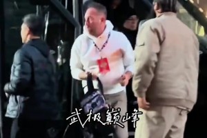 太会节约了，库里这座驾拉的人就是多呀！