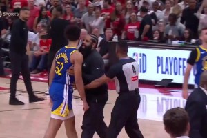 都为队友出头！斯潘塞与申京顶牛随后TJD怒推申京引发冲突