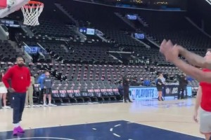 生死战！小卡赛前训练状态不错，今天可以支棱起来吗？