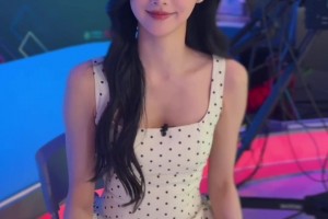 美女主播金佳悦：下赛季见啦～Lakers！